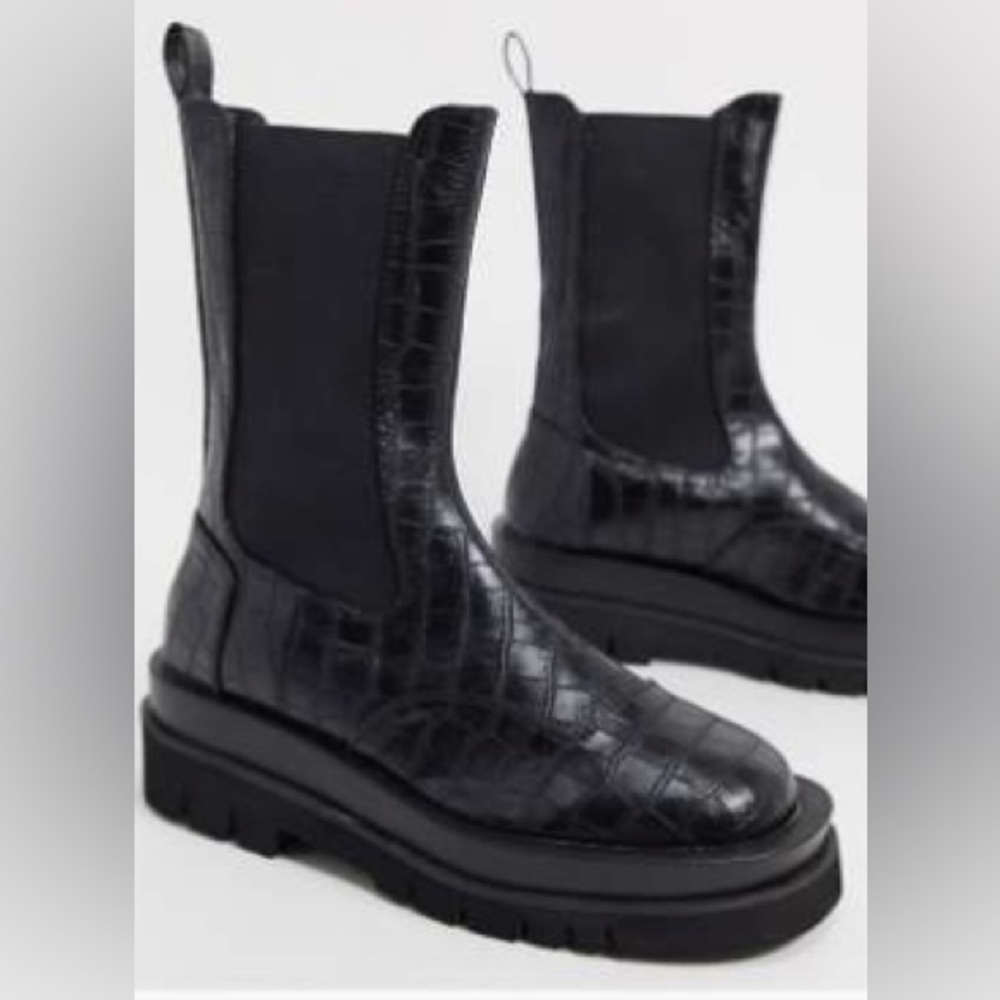 ASOS Nora Vegan Chunky Chelsea boot. Faux Croc pattern. Size UK3. US 5/5.5.